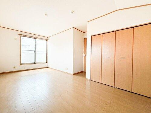 宇都宮市鶴田町　4ＳＬＤＫ　中古住宅の洋室