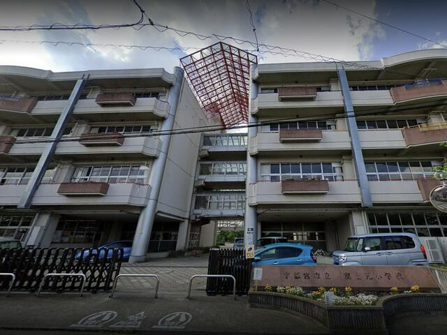 宇都宮市鶴田町　4ＳＬＤＫ　中古住宅の外観|宇都宮市立富士見小学校まで275m