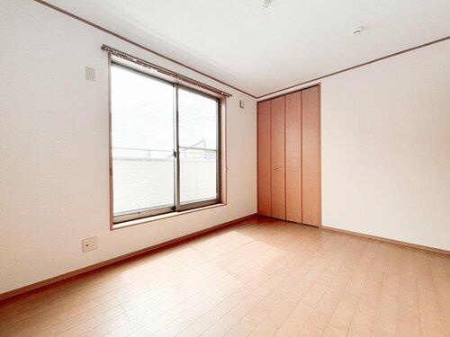 宇都宮市鶴田町　4ＳＬＤＫ　中古住宅の洋室