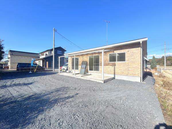 宇都宮市上田町　2ＬＤＫ　中古住宅の前面道路含む現地写真