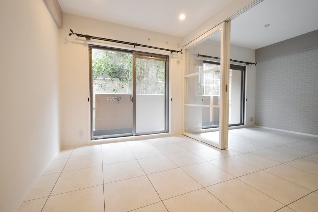 ユーレジデンス武庫川の洋室