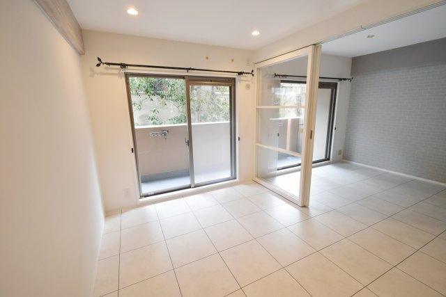 ユーレジデンス武庫川の洋室