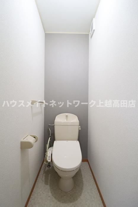 ヴューライラックのトイレ|温水洗浄暖房便座玄関