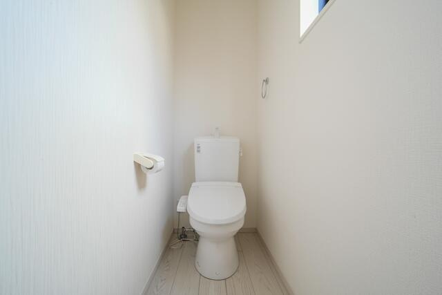 宇都宮市西川田南２丁目　4ＬＤＫ　中古住宅のトイレ