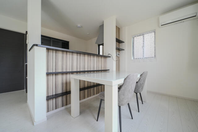 宇都宮市西川田南２丁目　4ＬＤＫ　中古住宅の居間・リビング