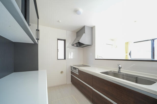 宇都宮市西川田南２丁目　4ＬＤＫ　中古住宅のキッチン