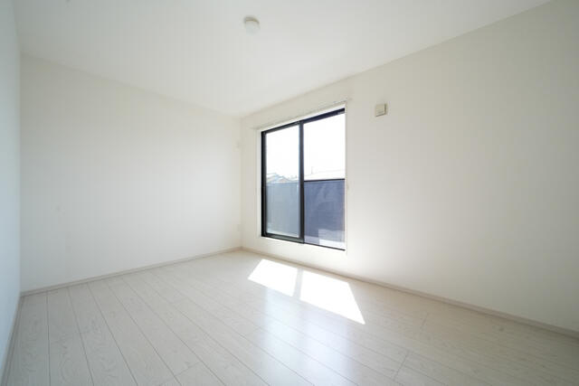 宇都宮市西川田南２丁目　4ＬＤＫ　中古住宅の洋室