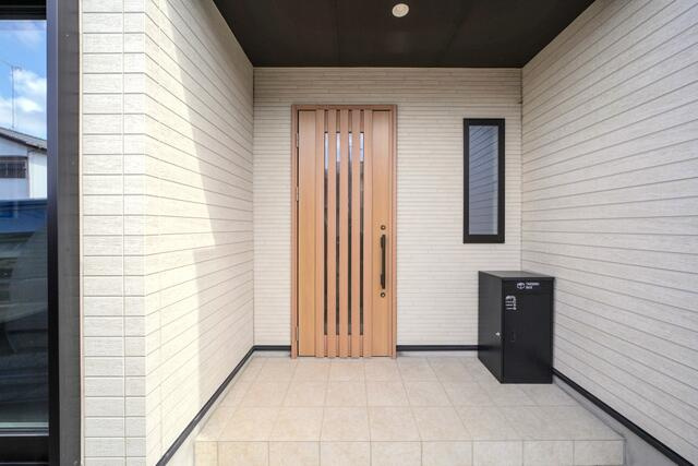 宇都宮市西川田南２丁目　4ＬＤＫ　中古住宅の玄関
