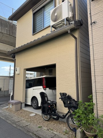 嵯峨嵐山駅徒歩4分　築2022年　民泊運営中中古戸建のその他|駐車スペース1台分を確保。嵐山徒歩圏では貴重な駐車可能物件です。