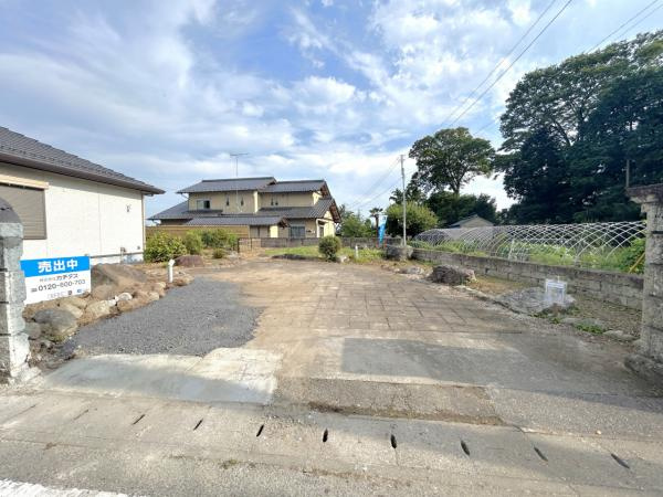 宇都宮市平出町　2ＳＬＤＫ　中古住宅の駐車場