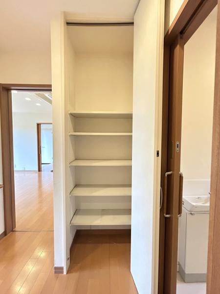 宇都宮市平出町　2ＳＬＤＫ　中古住宅の収納