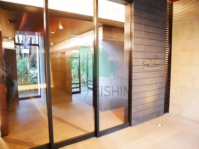 グランフォーレ箱崎プレミアのエントランス