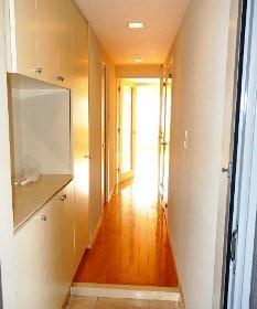 ラ　アルクス鷹番のロビー