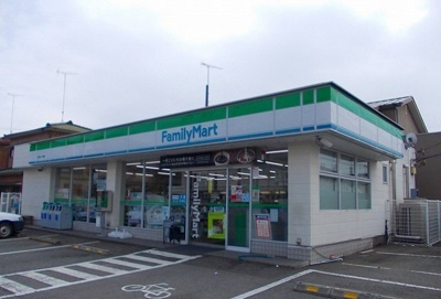 【周辺】 | ガーデンあかつき | ファミリーマート小八幡店まで550m