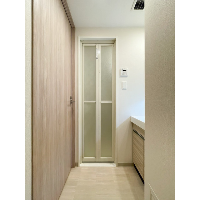CASA EST CORTAの洗面所
