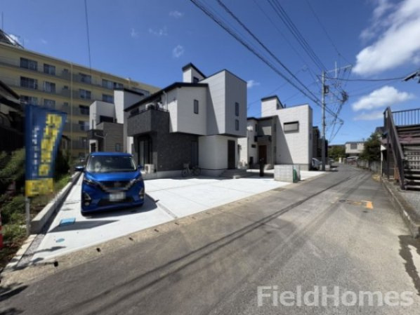 厚木市妻田南1丁目新築戸建て　第2-5号棟の前面道路含む現地写真|前面道路含む現地写真です。