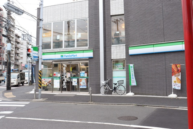 ファミリーマート 横浜西神奈川三丁目店まで240m