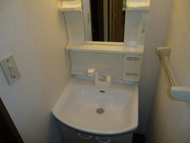 クローバーの洗面所|洗髪洗面化粧台