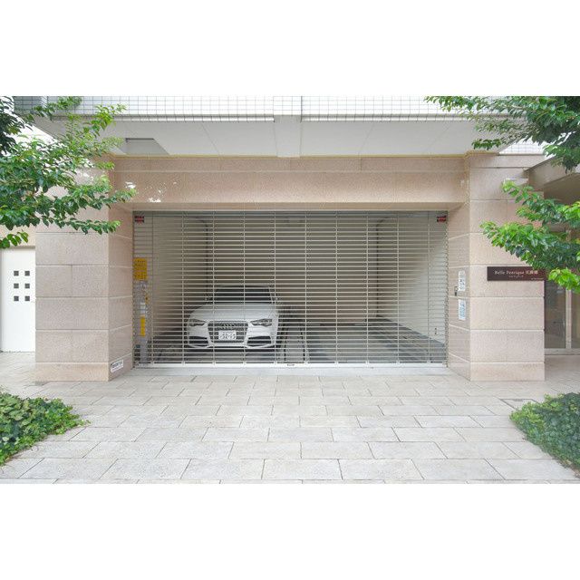 ベルフェリーク天満橋の駐車場