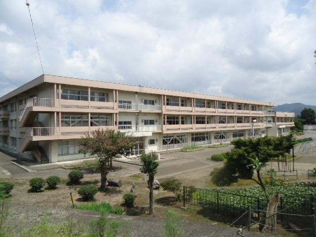 ツイングランデ　Ⅰの周辺|桐生市立広沢小学校まで711ｍ