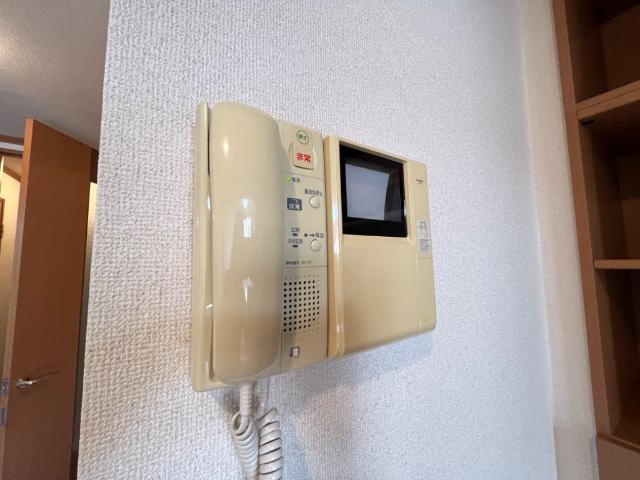 リバパレス鶴舞の内装|カメラ付インターホン