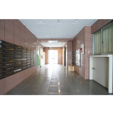 エレガンス綾瀬５のエントランス|エントランスホール