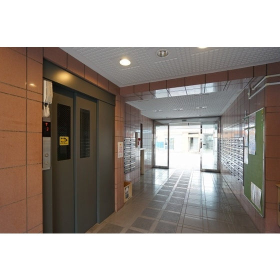 エレガンス綾瀬５のその他|エレベーター