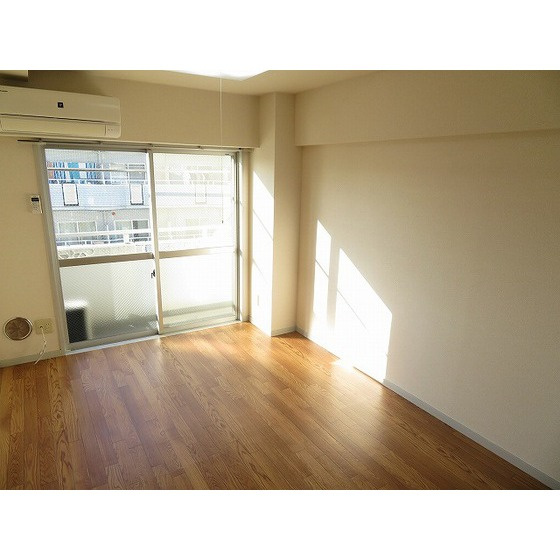 エレガンス綾瀬５の居間・リビング|居室