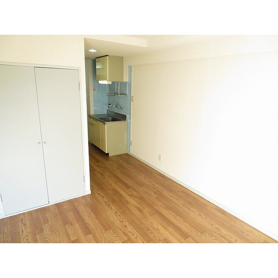 エレガンス綾瀬５のその他|洋室