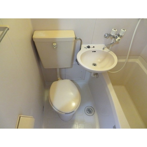 エレガンス綾瀬５の浴室