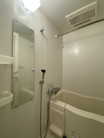 クロスベル森下の浴室