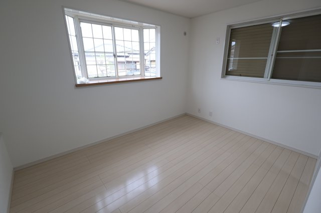 《仲介手数料無料》見沼区大字中川724-14の洋室|2階 6帖