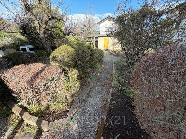 富士見町小暮中古一戸建ての庭