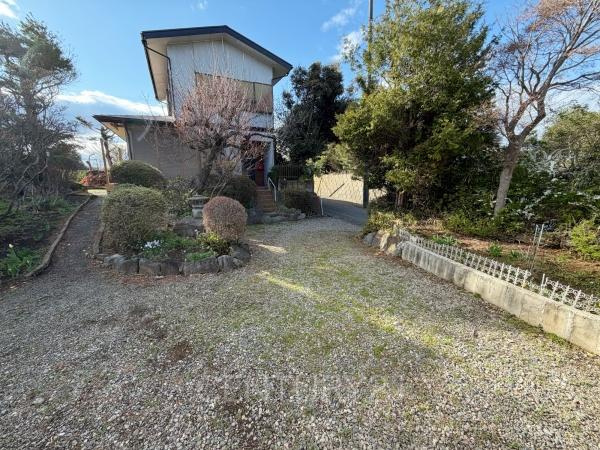 富士見町小暮中古一戸建ての庭