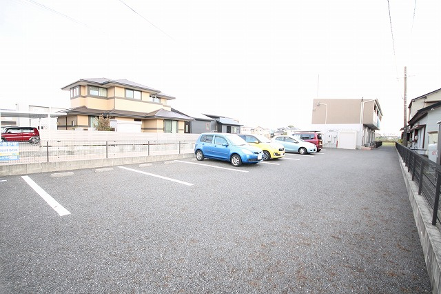 【駐車場】 | メゾネット リアン