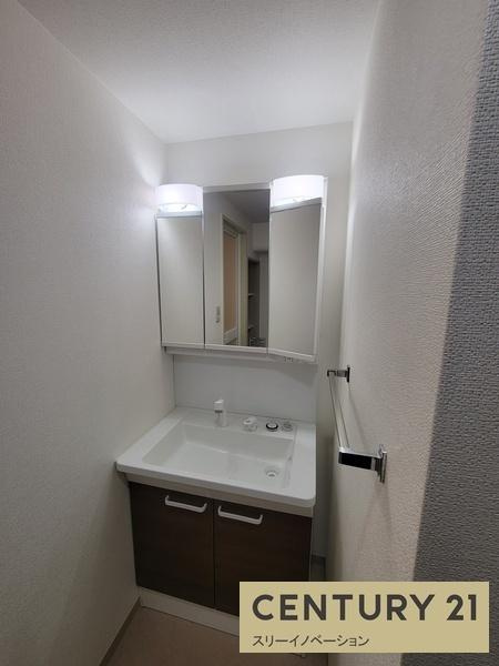 大阪市港区市岡元町３丁目の賃貸マンションの洗面所|★シャンプードレッサー付き★