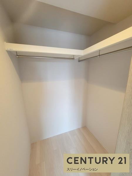 Louis Residence 弁天町の収納|★ウォークインクローゼット★