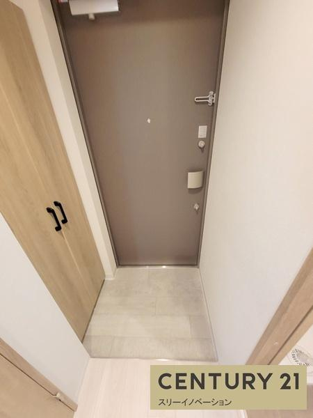 Louis Residence 弁天町の玄関|★大きなシューズボックスもついてます！★