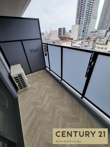 Louis Residence 弁天町のバルコニー|★物干しスペースたっぷり★