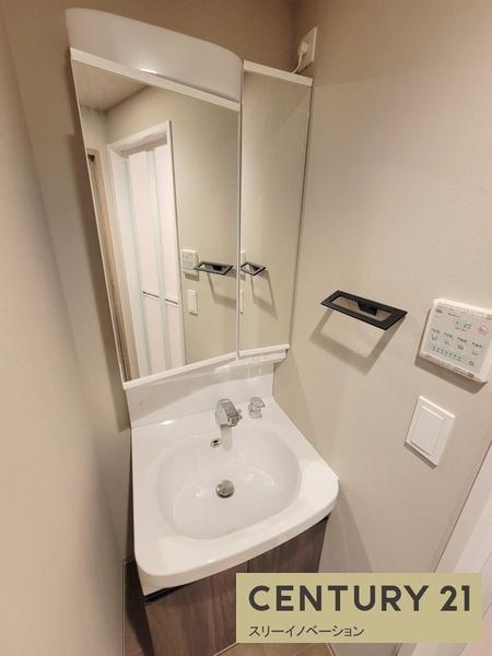 Louis Residence 弁天町のトイレ|★温水洗浄暖房便座付き★