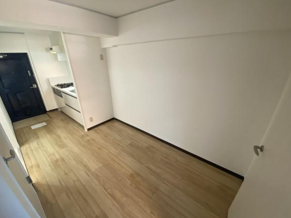 川忠ビルのエントランス|★綺麗な室内★