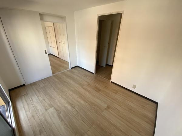 川忠ビルの洋室|★明るい室内★