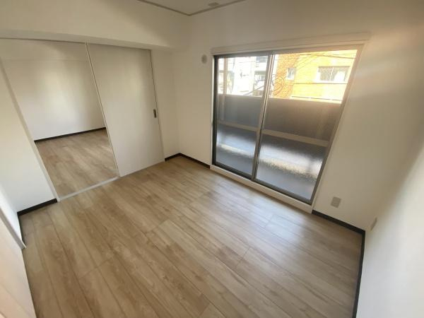 川忠ビルのキッチン|洋室