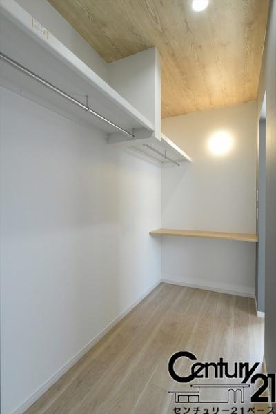 桜井市三輪 １号地 ／一戸建の収納|■現地撮影写真■冬物のコートや季節のものなどたくさんしまえる広さ！