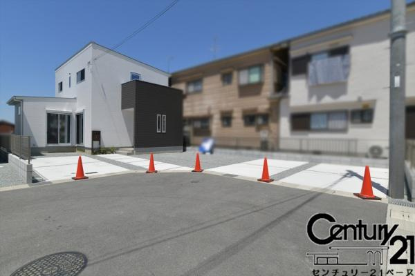 桜井市三輪 １号地 ／一戸建の駐車場|■現地撮影写真■広々とした駐車スペースを完備！