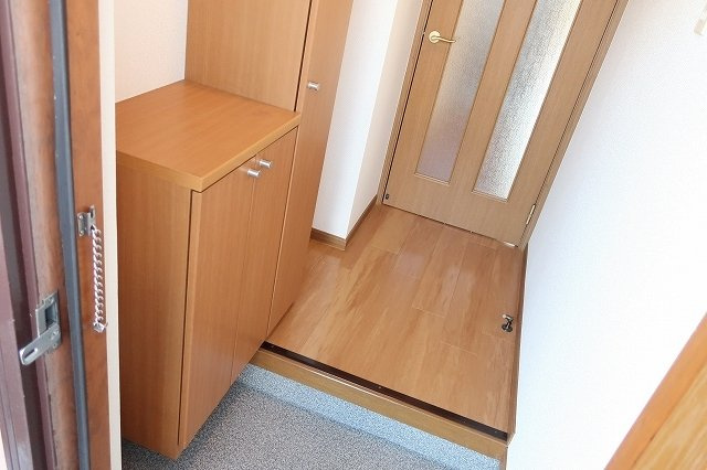 シャン．フォンテーヌの玄関