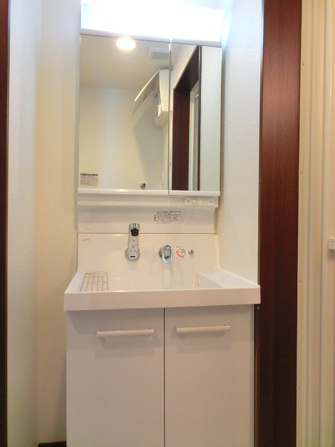 扶桑町柏森西前８１ＫＯＤＡＴＥＸⅠの洗面所|※同室タイプの画像です。内装の色などが異なる場合があります。