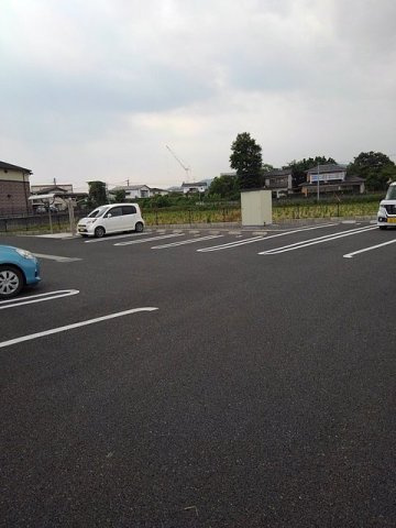 アルバーダ・ＭⅢの駐車場