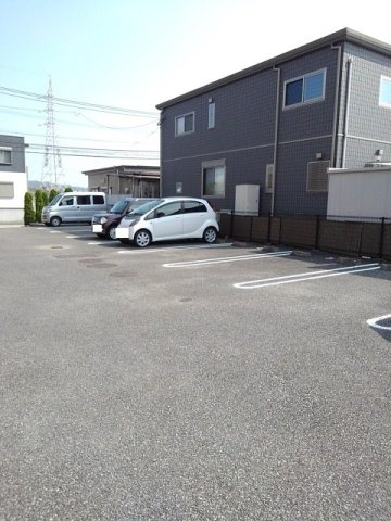 ＰｉｎｅＴｒｅｅＡの駐車場