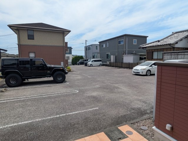 ＰｉｎｅＴｒｅｅＢの駐車場